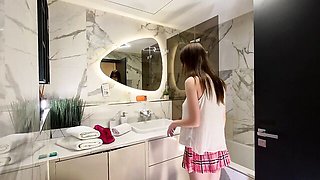 Inviting girlie - leon lambert action - Leons TV