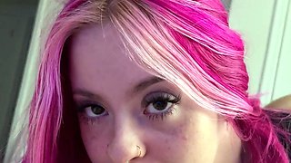 Close up fuck girl in big cock