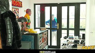 Super-hot Threeway: Motel Chief Joins Steaming COUGAR and School College girl