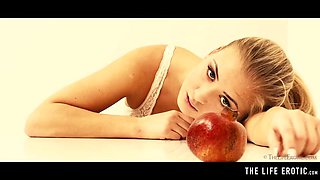 Watch kinky cutie masturbate with a dildo and nipple clamps by The Life Erotic: Porn