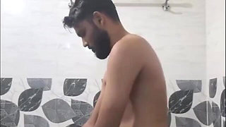 Full Video of Indian Desi Girl Sex with Her Boyfriend in Bathroom