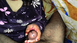 Desi Indian Wife Gave Hot Handjob Boobs Fucking and Cum Shot on Her Boobs