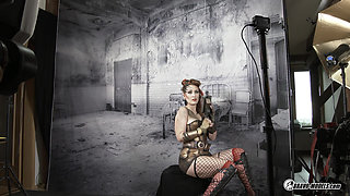 Isabella Lui - 393 - Photoshoot Backstage