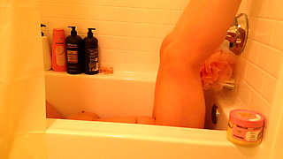 SEXY FAT BBW PREGNANT MILF WITH HUGE NATURAL BOOBS MASTURBATES IN BATHROOM BY WATER PRESSURE - AMATEUR ARABIAN SNOWWHITE