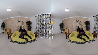 Solo masturbation of a beautiful amateur blonde