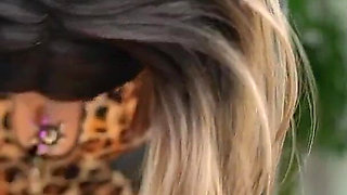 Hot Lesbian Facesitting in Latex Rubber