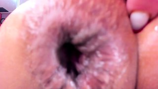 Milf blonde Nikki Benz bares her