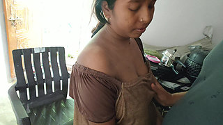Dhire dhire davar aapne bhabhi ke boobs kiss kiya aaur bhabhi khush ho gai.