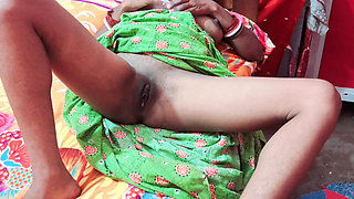 Pakistani Beautiful Webcam Model on Video with Her Client Hindi Audio